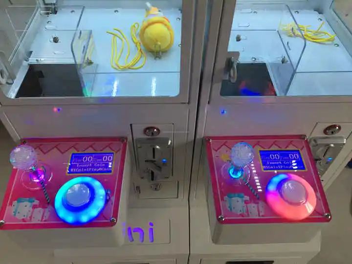 Mini Jetonlu Mega Küçük Pençe  - Arcade Toy Claw Vending Machine incelemesi ve fiyatı